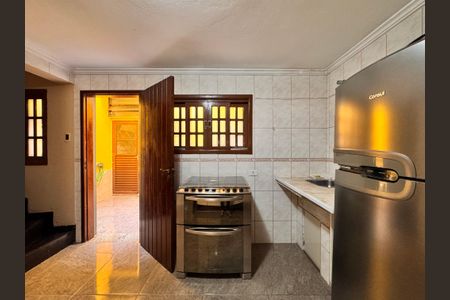 Casa à venda com 241m², 4 quartos e 6 vagas Casa à venda com 241m², 4 quartos e 6 vagasCozinha 2