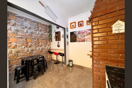 Casa à venda com 241m², 4 quartos e 6 vagas Casa à venda com 241m², 4 quartos e 6 vagasChurrasqueira área gourmet