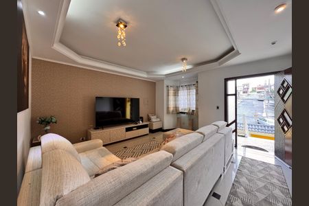 Casa à venda com 241m², 4 quartos e 6 vagas Casa à venda com 241m², 4 quartos e 6 vagasSala