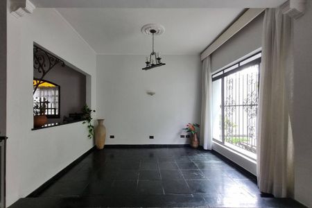 Casa à venda com 242m², 5 quartos e 5 vagas