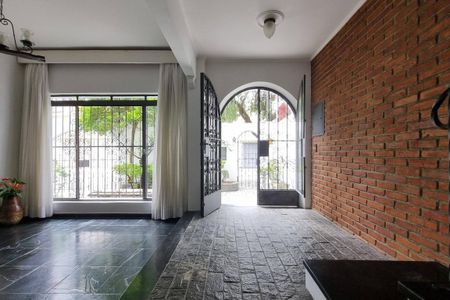 Casa à venda com 242m², 5 quartos e 5 vagas