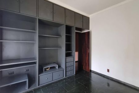 Casa à venda com 242m², 5 quartos e 5 vagas