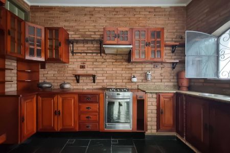 Casa à venda com 242m², 5 quartos e 5 vagas