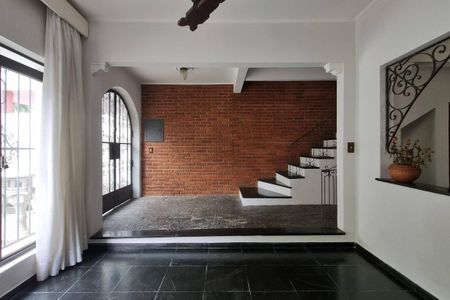 Casa à venda com 242m², 5 quartos e 5 vagas