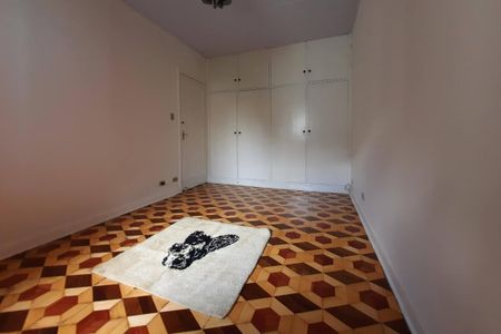 Casa à venda com 242m², 5 quartos e 5 vagas