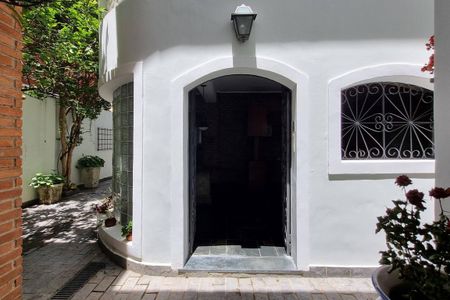 Casa à venda com 242m², 5 quartos e 5 vagas