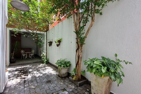 Casa à venda com 242m², 5 quartos e 5 vagas