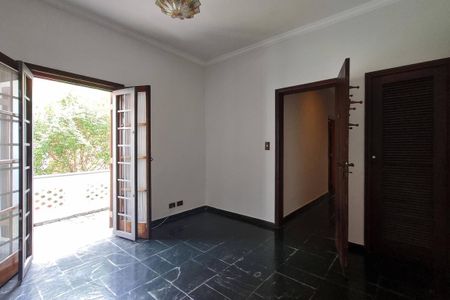 Casa à venda com 242m², 5 quartos e 5 vagas