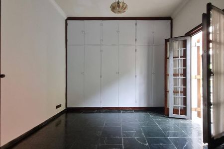 Casa à venda com 242m², 5 quartos e 5 vagas