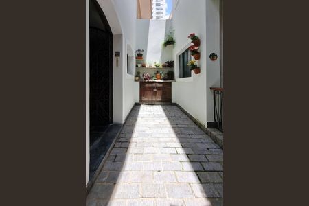 Casa à venda com 242m², 5 quartos e 5 vagas