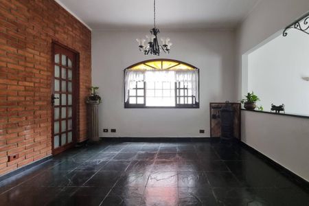 Casa à venda com 242m², 5 quartos e 5 vagas
