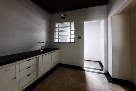 Casa à venda com 242m², 5 quartos e 5 vagas