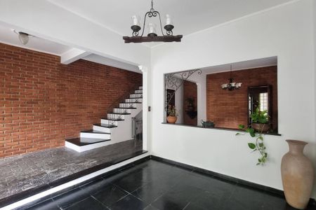Casa à venda com 242m², 5 quartos e 5 vagas