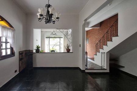 Casa à venda com 242m², 5 quartos e 5 vagas