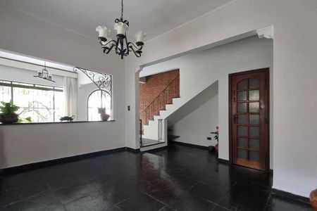 Casa à venda com 242m², 5 quartos e 5 vagas