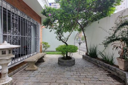 Casa à venda com 242m², 5 quartos e 5 vagas