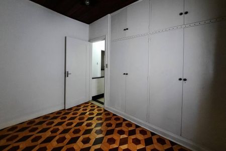 Casa à venda com 242m², 5 quartos e 5 vagas