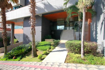 Apartamento para alugar com 150m², 3 quartos e 4 vagasFachada