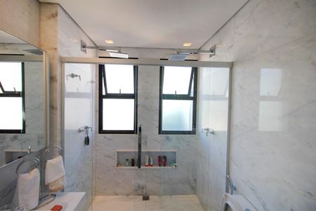 Apartamento para alugar com 150m², 3 quartos e 4 vagasBanheiro da Suíte 1