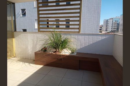 Apartamento à venda com 135m², 3 quartos e 2 vagas