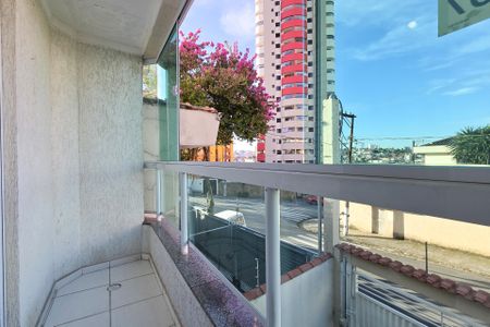 Apartamento à venda com 84m², 3 quartos e 2 vagas Apartamento à venda com 84m², 3 quartos e 2 vagasSacada Suíte