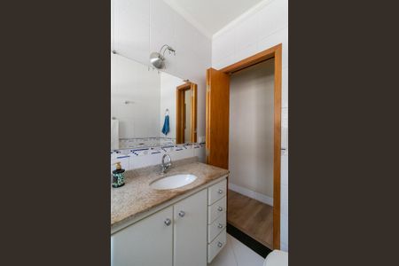 Casa à venda com 200m², 5 quartos e 2 vagasBanheiro 1