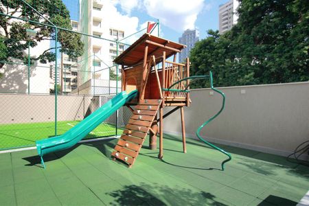 Apartamento para alugar com 150m², 2 quartos e 4 vagasÁrea comum - Playground