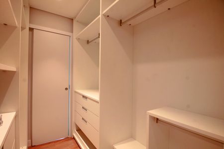 Apartamento para alugar com 150m², 2 quartos e 4 vagasCloset 2 da Suite