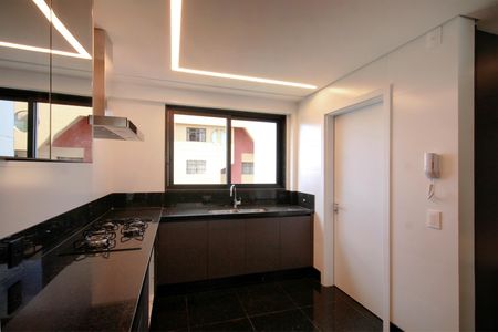 Apartamento para alugar com 150m², 2 quartos e 4 vagasCozinha
