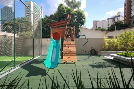 Apartamento para alugar com 150m², 2 quartos e 4 vagasÁrea comum - Playground