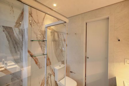 Apartamento para alugar com 150m², 2 quartos e 4 vagasBanheiro da Suíte 1