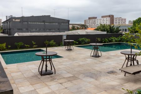 Apartamento à venda com 35m², 2 quartos e sem vaga Apartamento à venda com 35m², 2 quartos e sem vagaÁrea comum - Piscina