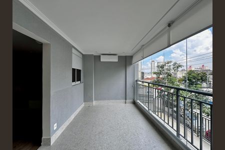 Apartamento para alugar com 108m², 3 quartos e 2 vagas Apartamento para alugar com 108m², 3 quartos e 2 vagasVaranda