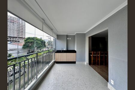 Apartamento para alugar com 108m², 3 quartos e 2 vagas Apartamento para alugar com 108m², 3 quartos e 2 vagasVaranda