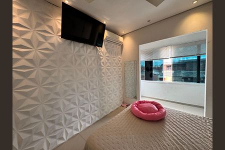 Casa à venda com 118m², 2 quartos e 2 vagas Casa à venda com 118m², 2 quartos e 2 vagasSuíte