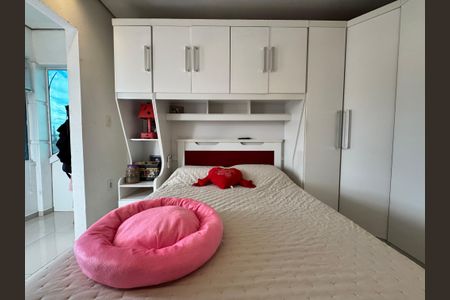 Casa à venda com 118m², 2 quartos e 2 vagas Casa à venda com 118m², 2 quartos e 2 vagasSuíte