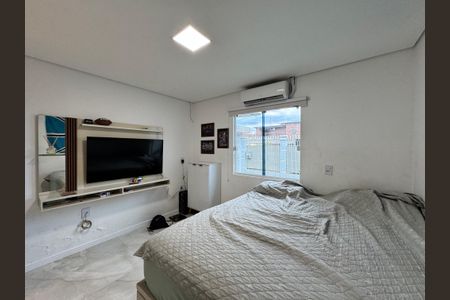 Casa à venda com 118m², 2 quartos e 2 vagas Casa à venda com 118m², 2 quartos e 2 vagasQuarto