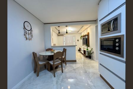 Casa à venda com 118m², 2 quartos e 2 vagas Casa à venda com 118m², 2 quartos e 2 vagasCozinha