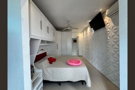 Casa à venda com 118m², 2 quartos e 2 vagas Casa à venda com 118m², 2 quartos e 2 vagasSuíte