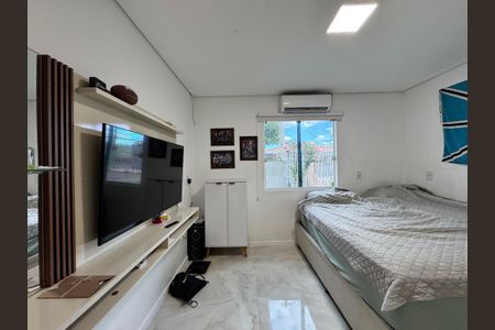 Casa à venda com 118m², 2 quartos e 2 vagas Casa à venda com 118m², 2 quartos e 2 vagasQuarto