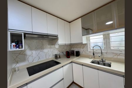 Casa à venda com 118m², 2 quartos e 2 vagas Casa à venda com 118m², 2 quartos e 2 vagasCozinha