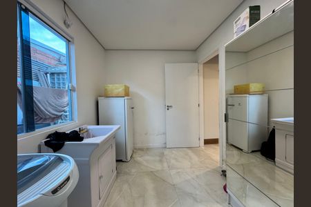 Casa à venda com 118m², 2 quartos e 2 vagas Casa à venda com 118m², 2 quartos e 2 vagasÁrea de Serviço