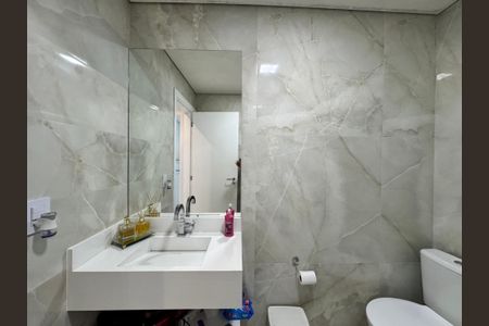 Casa à venda com 118m², 2 quartos e 2 vagas Casa à venda com 118m², 2 quartos e 2 vagasBanheiro