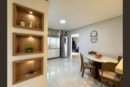 Casa à venda com 118m², 2 quartos e 2 vagas Casa à venda com 118m², 2 quartos e 2 vagasCozinha