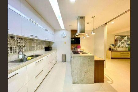 Apartamento à venda com 210m², 3 quartos e sem vaga