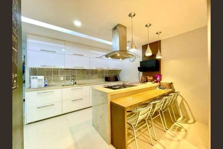 Apartamento à venda com 210m², 3 quartos e sem vaga