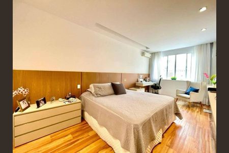 Apartamento à venda com 210m², 3 quartos e sem vaga