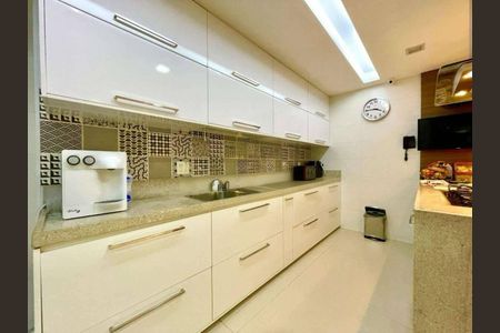 Apartamento à venda com 210m², 3 quartos e sem vaga
