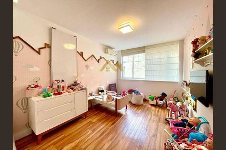 Apartamento à venda com 210m², 3 quartos e sem vaga