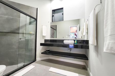 Casa à venda com 1330m², 8 quartos e 4 vagas Casa à venda com 1330m², 8 quartos e 4 vagasBanheiro suite 2